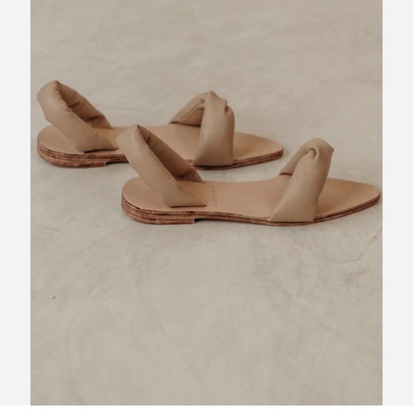 By James Selene Sandals Ankle Strap Pointed Toe Sandals Size 10 - Picture 1 of 9